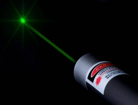 Yeşil Lazer Pointer 100 mW 15 Km Etkili (5 Başlıklı) (4247) - 3